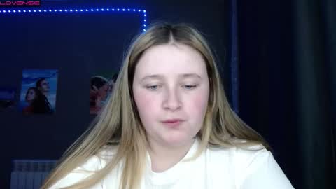 Snapshot of light_lunaa chatting on October 11, 1:53 pm light_lunaa online show from October 11, 1:53 pm