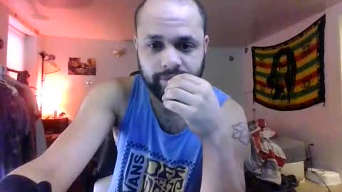 Snapshot of lightskinned666 chatting on April 19, 4:17 pm lightskinned666 online show from April 19, 4:17 pm