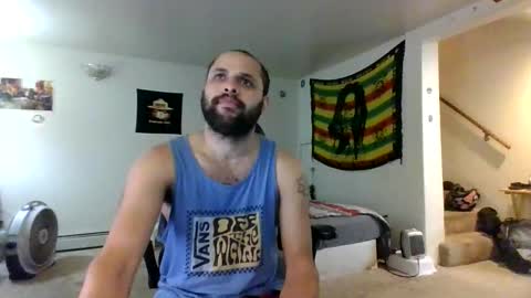 Snapshot of lightskinned666 chatting on May 1, 12:37 am lightskinned666 online show from May 1, 12:37 am