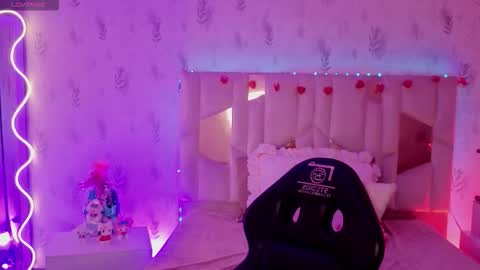 LIHIAN online show from March 10, 12:10 pm