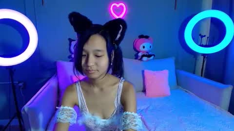 Snapshot of lihnpham chatting on December 14, 3:45 am Lihn Pham online show from December 14, 3:45 am