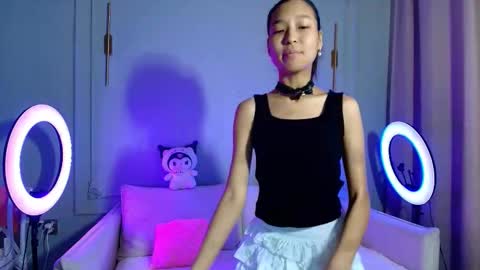 Snapshot of lihnpham chatting on December 17, 3:45 am Lihn Pham online show from December 17, 3:45 am