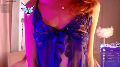 Snapshot of lihnpham chatting on March 11, 3:23 am Lihn Pham online show from March 11, 3:23 am