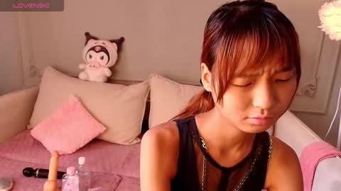 Snapshot of lihnpham chatting on March 28, 4:45 am Lihn Pham online show from March 28, 4:45 am