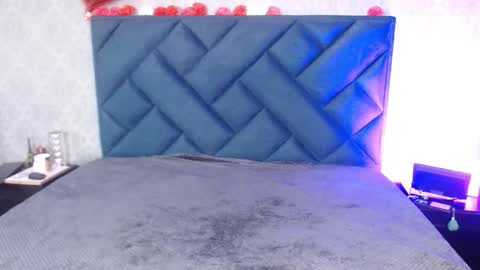 lia  online show from February 21, 7:04 pm