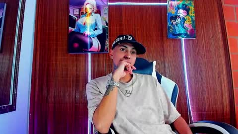 Daniel online show from February 14, 9:22 pm