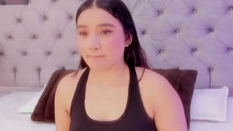 liiabloomm online show from May 17, 4:21 am