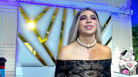 liiacollins online show from October 28, 9:39 pm