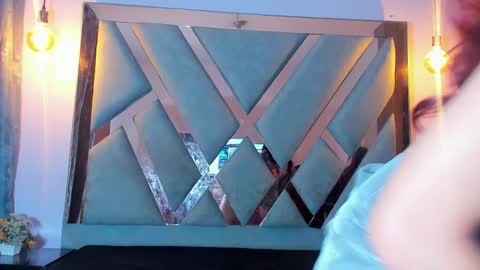 liiacollins online show from February 5, 8:02 pm