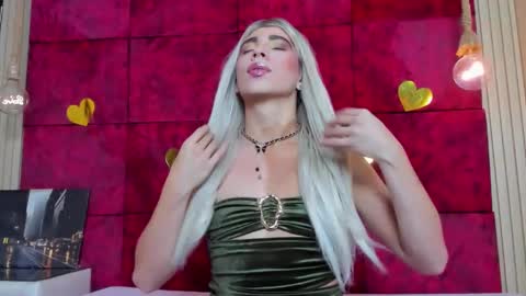 liiacollins online show from February 9, 9:08 pm