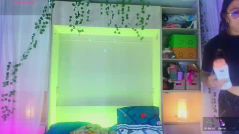 Snapshot of liiavega chatting on September 19, 11:33 am online show from September 19, 11:33 am