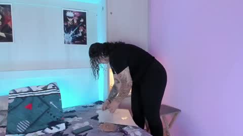 Snapshot of liiavega chatting on October 3, 11:40 am online show from October 3, 11:40 am