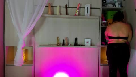 Snapshot of liiavega chatting on October 6, 11:40 am online show from October 6, 11:40 am