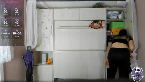 Snapshot of liiavega chatting on October 11, 11:42 am online show from October 11, 11:42 am