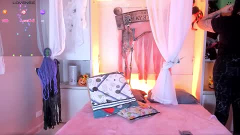 Snapshot of liiavega chatting on October 15, 11:43 am online show from October 15, 11:43 am