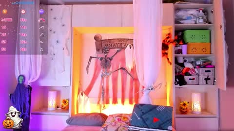 Snapshot of liiavega chatting on October 16, 11:44 am online show from October 16, 11:44 am