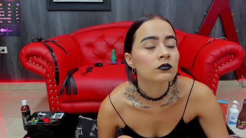 Nini - online show from January 14, 3:36 pm