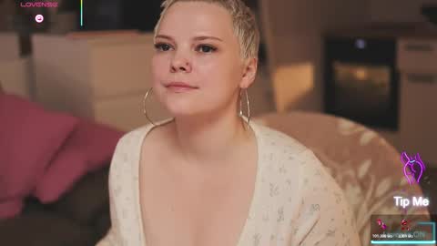 likaaberry online show from November 6, 5:30 am