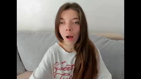 likaaeiston1 online show from March 12, 6:52 am