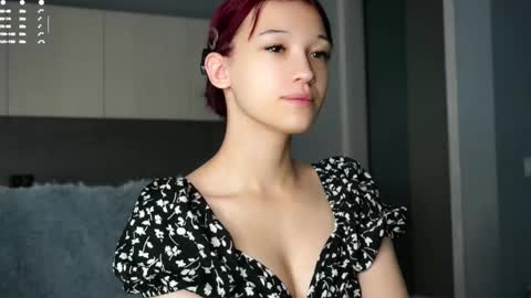 Snapshot of likalens chatting on October 23, 12:04 pm Emi online show from October 23, 12:04 pm