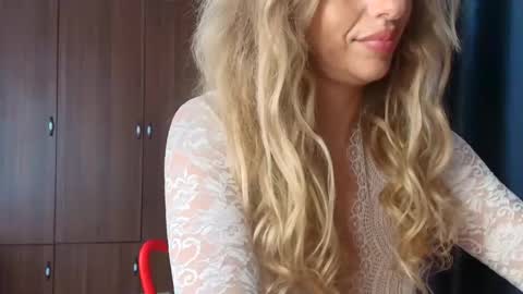 Mia                   Onlyfans link -  online show from April 15, 6:42 am