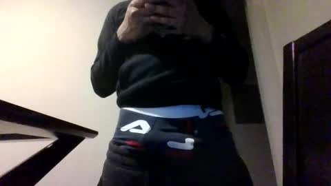 Snapshot of likeitorleaveit008 chatting on March 25, 3:01 am likeitorleaveit008 online show from March 25, 3:01 am