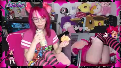 LikeMyAshe online show from November 26, 7:31 am