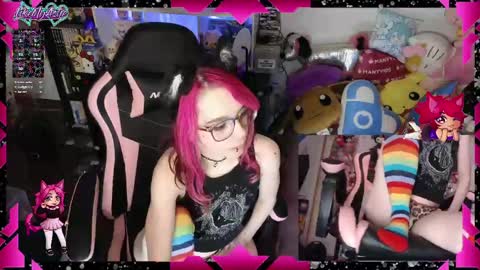 LikeMyAshe online show from May 4, 7:04 am