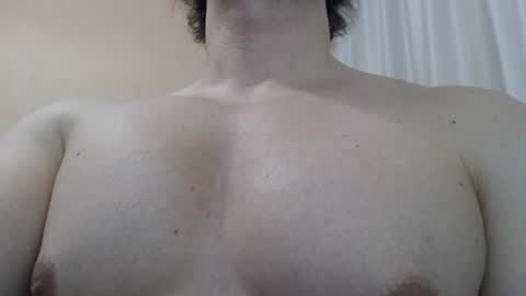 Snapshot of likwidator84 chatting on March 22, 2:15 am Maximus online show from March 22, 2:15 am