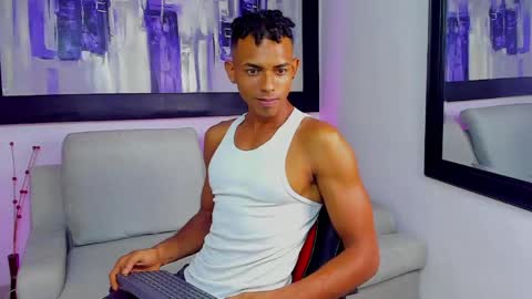 Snapshot of lil___king chatting on March 24, 10:48 pm Lil KIng online show from March 24, 10:48 pm