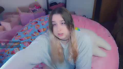 Snapshot of lil_alison_heart chatting on February 12, 2:43 pm Lil Alison Heart online show from February 12, 2:43 pm
