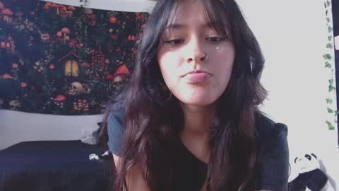 Snapshot of lil_angel7 chatting on October 14, 7:14 pm lil angel7 online show from October 14, 7:14 pm
