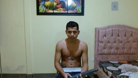 lil_condor_baby online show from November 18, 1:33 am