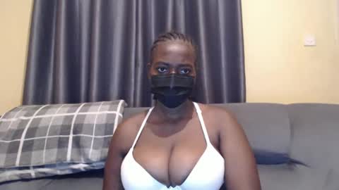 Snapshot of lil_cutiee chatting on March 5, 9:16 am Lilcutiee online show from March 5, 9:16 am
