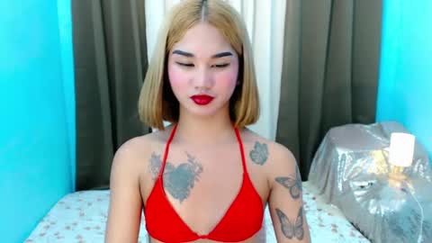 Snapshot of lil_fantacy chatting on May 23, 2:43 pm LILY online show from May 23, 2:43 pm