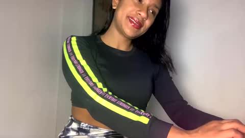 Snapshot of lil_ith chatting on October 15, 6:57 am Lilith online show from October 15, 6:57 am