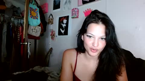 Snapshot of lil_luluvert chatting on April 11, 3:22 am lil_luluvert online show from April 11, 3:22 am