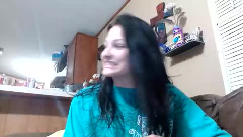 Snapshot of lil_luluvert chatting on April 13, 5:02 am lil_luluvert online show from April 13, 5:02 am