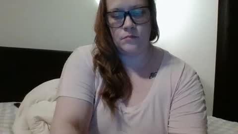 Snapshot of lil_nelli8 chatting on December 12, 7:19 am lil_nelli8 online show from December 12, 7:19 am