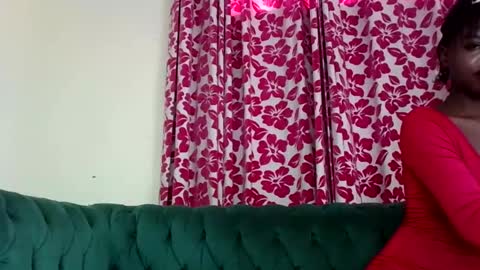 Snapshot of lil_paula chatting on January 4, 9:43 am serenity online show from January 4, 9:43 am