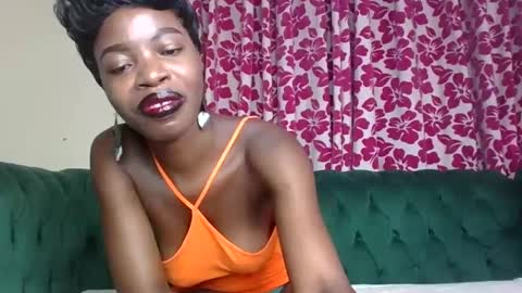 Snapshot of lil_paula chatting on January 18, 6:56 am serenity online show from January 18, 6:56 am