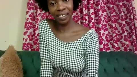 Snapshot of lil_paula chatting on January 28, 7:53 am serenity online show from January 28, 7:53 am