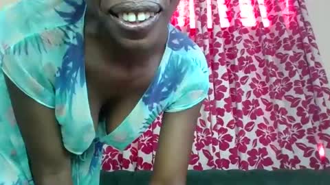 Snapshot of lil_paula chatting on January 31, 2:28 pm serenity online show from January 31, 2:28 pm