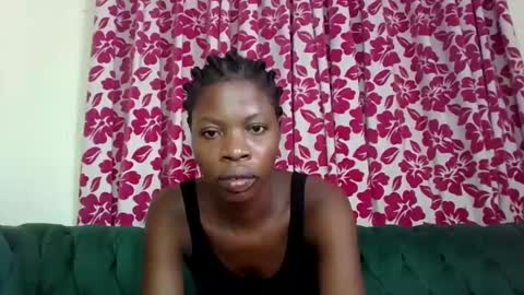 Snapshot of lil_paula chatting on February 17, 9:35 am serenity online show from February 17, 9:35 am