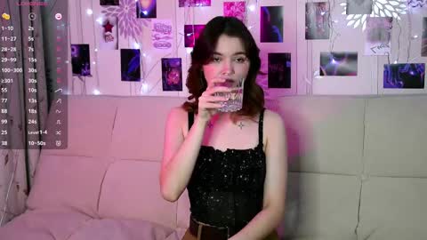 Snapshot of lil_raysss chatting on February 21, 4:40 am lil_raysss online show from February 21, 4:40 am
