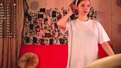 Snapshot of lil_raysss chatting on March 5, 7:38 am lil_raysss online show from March 5, 7:38 am