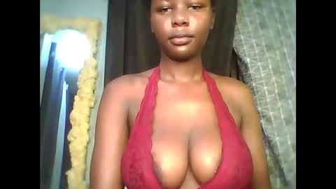 Snapshot of lil_shwaty chatting on December 3, 12:02 am brinna online show from December 3, 12:02 am
