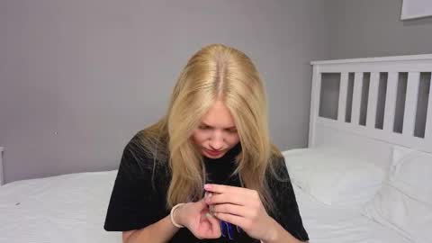 Emma online show from October 17, 9:56 am