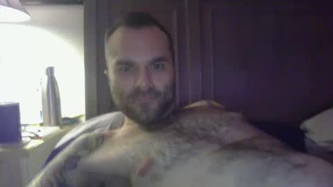 Snapshot of lil_tea_break_6996 chatting on December 7, 5:04 am t online show from December 7, 5:04 am