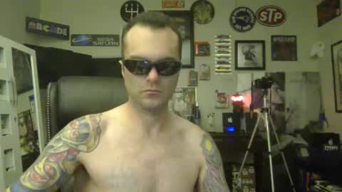 Snapshot of lil_tea_break_6996 chatting on December 17, 8:56 am t online show from December 17, 8:56 am